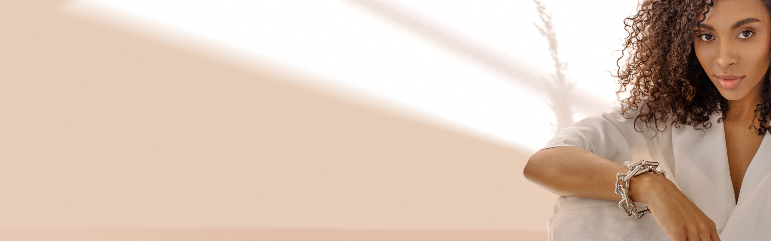 Outlet 70 Simply Whispers